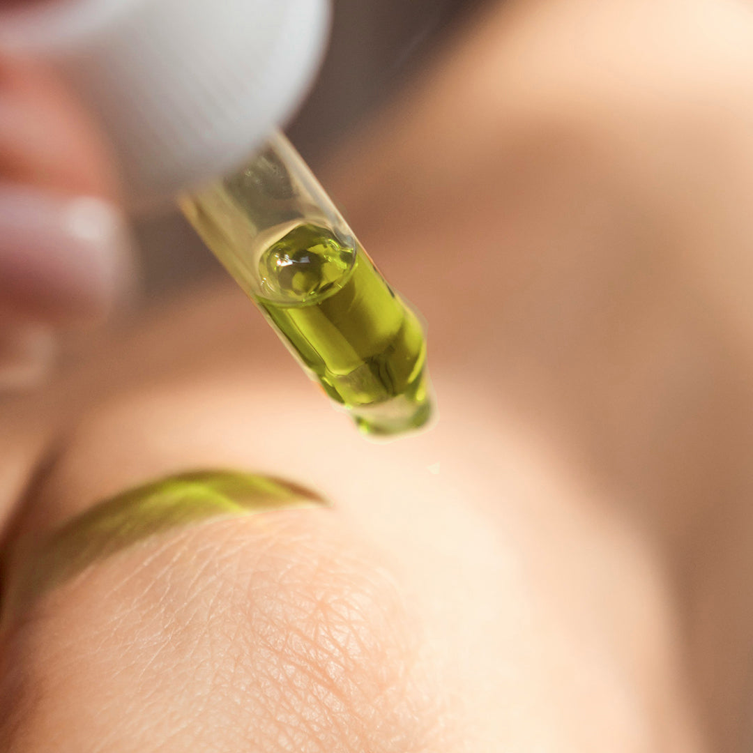 tamanu oil provides deep moisturization
